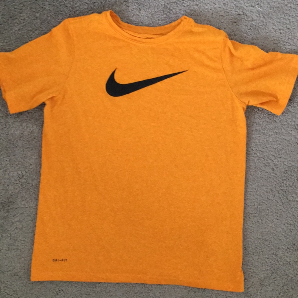 Boys Nike XL DriFit T shirt